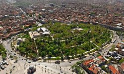 Kentin Kalbinde Asırlık Bir Serinlik