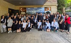 Uşaklı Öğrenciler Güney Kore’de Büyükelçiyle Buluştu