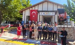 Uşak Belediyesi “Elele Engelsiz Kafe” 6 Özel Birey İstihdam etti