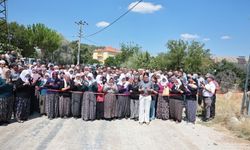 Uşak’ın Karahallı ilçesini dört ilçeye bağlayan yol asfaltla tanıştı