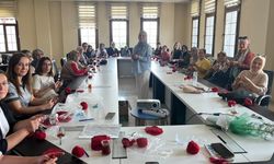Uşak’ta Yüzlerce Kadının İlmeği Türk Bayrağında Buluşuyor
