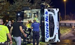 Yolcu Otobüsü ile Yakıt Tankeri Çarpıştı: 39 Kişi Yaralandı