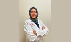 Uşak Sağlık Müdürü Acar Doçent Olan Çalışanını Tebrik Etti