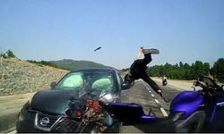 Motosiklet Sürücüsü Havaya Savruldu Kaza Anı Kamerada