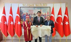 Uşak Valisi Kartal Yılın Ahisi ’ne Kaftan Giydirdi