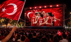 Uşak’ta Filenin Sultanları İçin Dev Ekran Kuruluyor