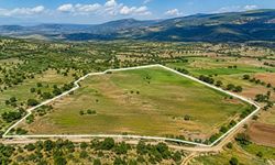 Banaz’da Mahkemeden Milyonluk Tarla Satışı