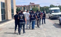 Uşak'ta Binlerce Makaron ve Tonlarca Tütün Ele Geçirildi
