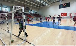 Genç Kızlar Hentbolda Uşak Spor Lisesi Farkı: 22-5