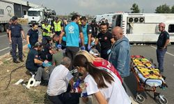 Antalya-Isparta Karayolunda Kaza 1'i ağır 17 yaralı