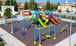 Sivaslı’da Fatih Parkı Yenilendi: Çocuklar İçin Daha Güvenli Hale Getirildi