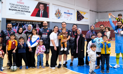 Uşak'ta Kamu Spor Oyunları Futsal Müsabakalarında Sivaslı İkinci Oldu
