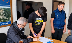 Ulubey’de İmam Hatip Ortaokulu Öğrencilerine Kırtasiye ve Giyim Kartı