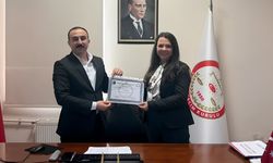 Yeni Parti Uşak Merkez İlçe Başkanlığı Mazbatasını Aldı