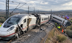 İspanya'da İki Hızlı Tren Çarpıştı: 64 Kişi Hayatını Kaybetti