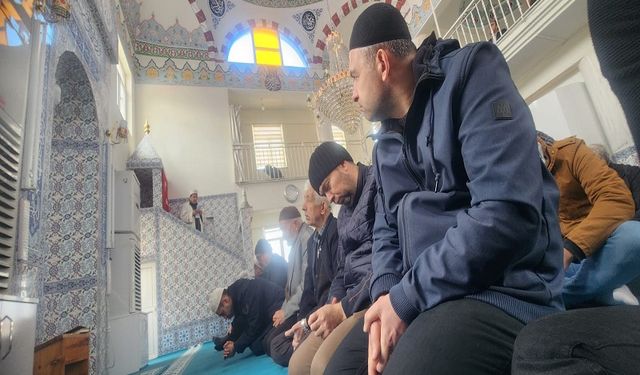 Bugünkü Cuma Hutbesinde  "Fedakârlığın Zirvesi: Îsâr" konusu işlenecek