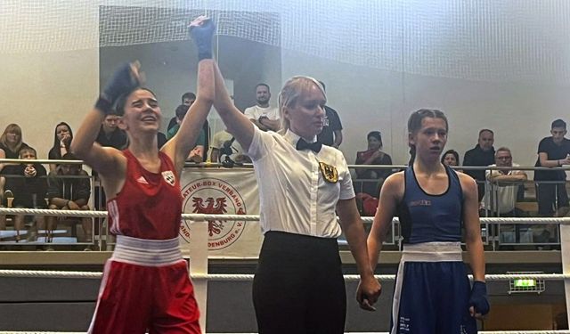 13 Yaşındaki Boksör Selina Çukur, Şampiyon Oldu