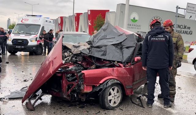 Kontrolden Çıkan Tofaş Ters Şeride Girdi 2 ÖLÜ 1 Yaralı