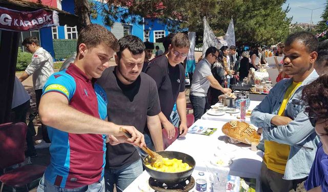 Uşak'ta Dahil 81 İl 922 ilçe  Karabük Üniversitesi'nde buluşuyor