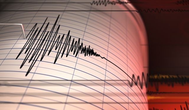 5,4 Büyüklüğünde Deprem Paniği