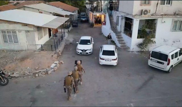 25 adrese helikopter ve dron destekli şafak operasyonu: 10 gözaltı