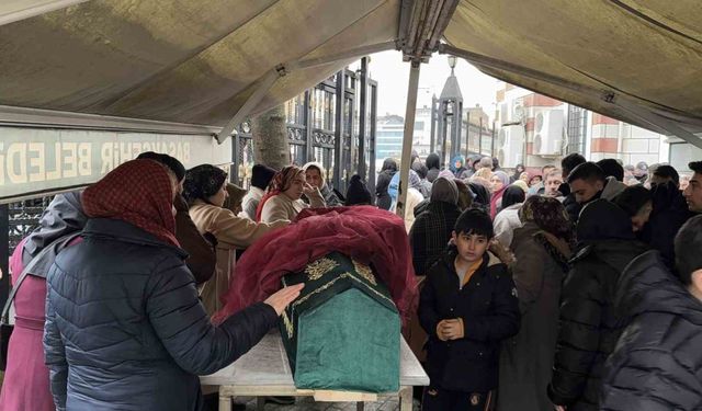 Yangında ailesinin hayatını kurtaran Nazlıcan Pehlivan, son yolculuğuna uğurlandı