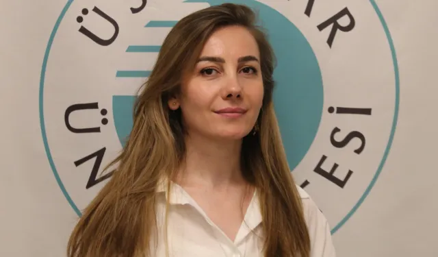 Takma kirpik kullananlar göz sağlığına dikkat!