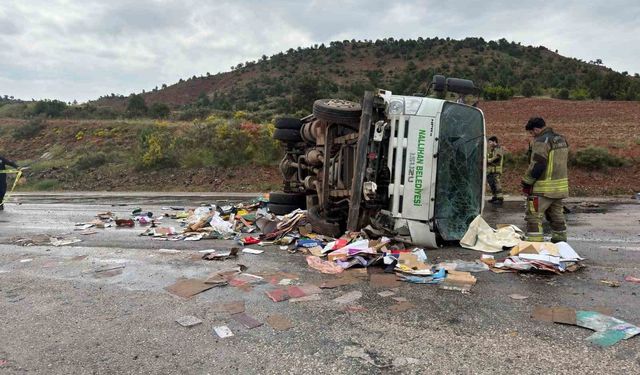 Belediye kamyonu kontrolden çıktı: 1 ölü, 1 yaralı
