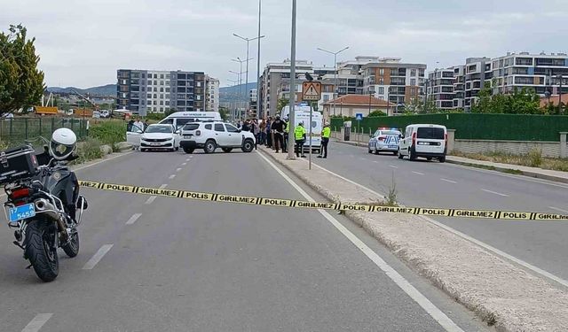 Boşanma aşamasındaki eşini silahla vurarak öldürdü