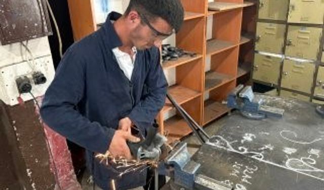 Hurda malzemeler sanata dönüştü