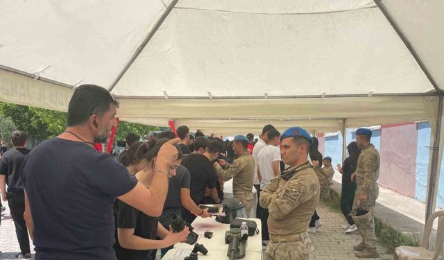 Jandarmanın teknolojisi öğrencilere tanıtıldı
