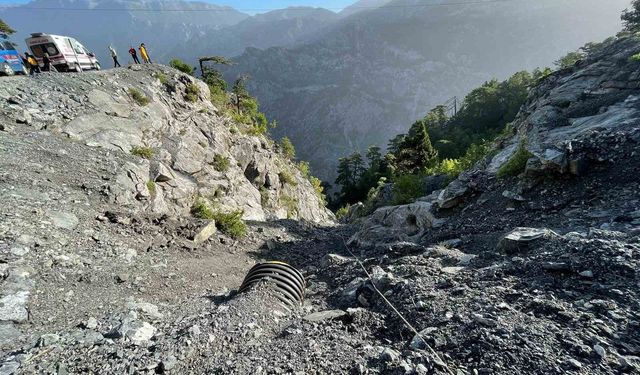 Otomobil uçuruma yuvarlandı : 1 ölü