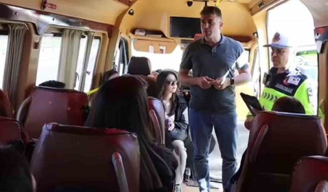 Sivil jandarma yolcu gibi otobüse binerek denetleme yaptı