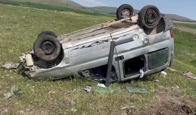 Takla atan otomobilde 2 kişi yaralandı