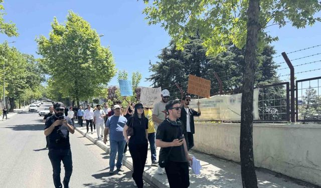 Üniversite öğrencileri zam protestosu yaptı