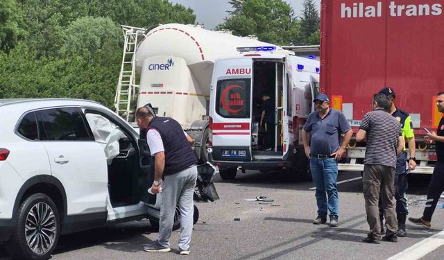 Zincirleme kazada 3 araç çarpıştı: 4 yaralı