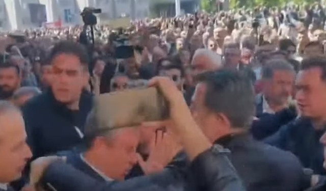 CHP Genel Başkanı Özgür Özel yumruklu saldırıya uğradı