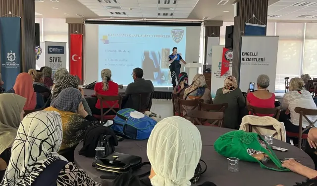 Hayatın İçindeyim Projesi ile 65 yaş üstü kişilere eğitim