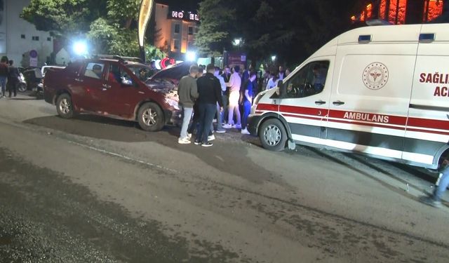 4 araçlı zincirleme trafik kazası: 4 yaralı
