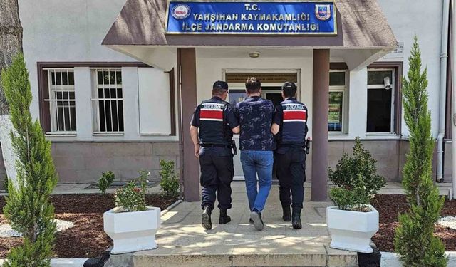 Aranan 4 hükümlü jandarma ekiplerince yakalandı