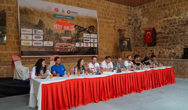 Ralli pilotları öğrencilerle bir araya geldi