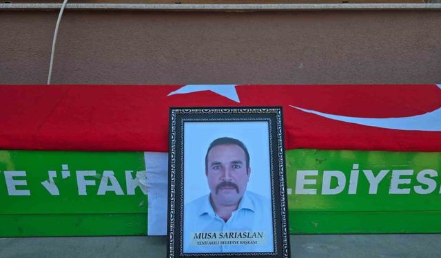 Hayatını kaybeden belediye başkanı, son yolculuğuna uğurlandı