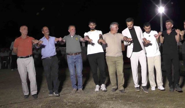 Düğünde halay çeken adam kalp krizi geçirdi