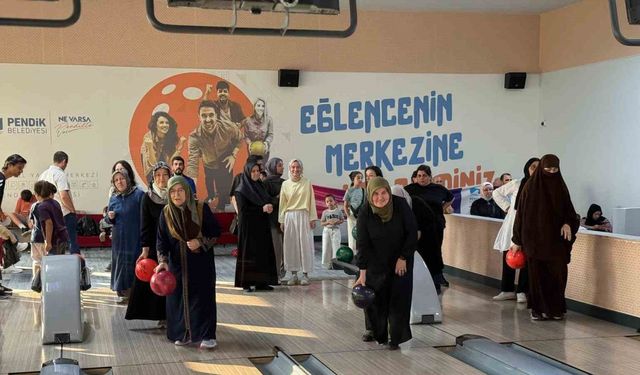 "Gelin - Kaynana" bowling mücadelesi renkli görüntülere sahne oldu