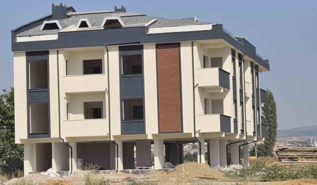 Havalandırma boşluğuna düşen inşaat işçisi ağır yaralandı