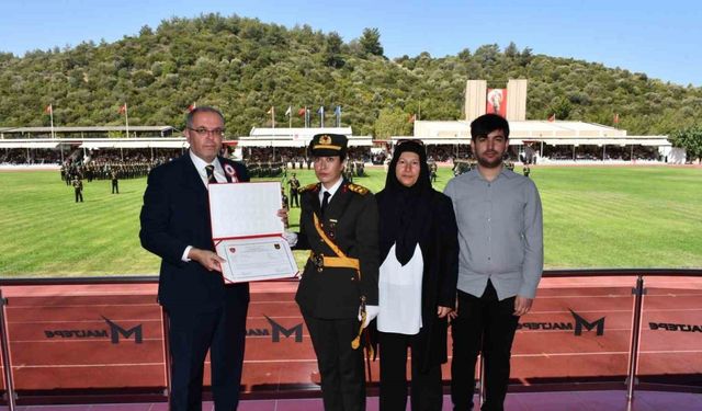 Şehit Ömer Halisdemir’in kızı teğmen oldu