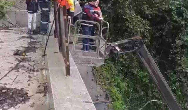 Rize'de Sel ve heyelan nedeniyle Çamlıhemşin Tüneli inşaatında mahsur kaldı