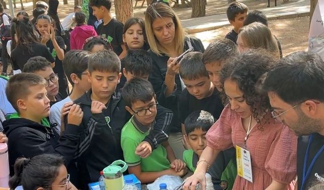 Uşak’ta Öğrencilerle Dünya Temizlik günü etkinliği