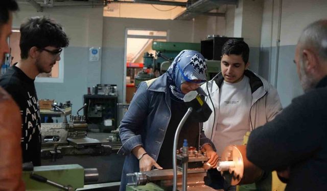 45 yaşında üniversiteye başladı