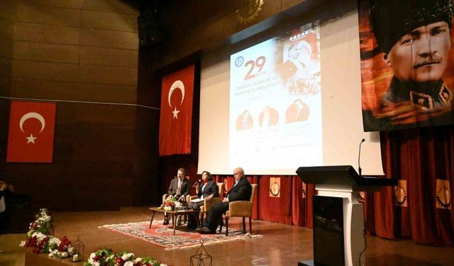 Cumhuriyetin 102. Yılında Uşak Üniversitesinden Anlamlı Panel